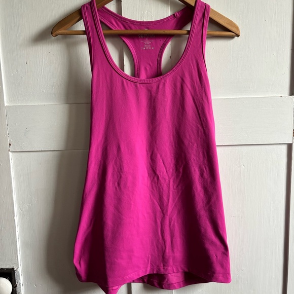 90° Degree Yoga Tank Top - Picture 1 of 6